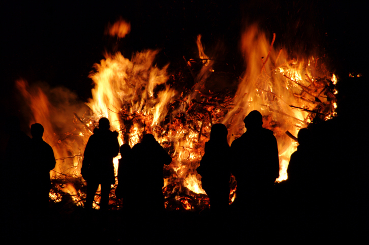 Lighting bonfires on Saint-Jean Baptiste day