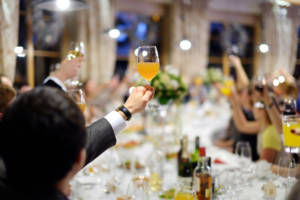 If you’re a wedding guest attempting sobriety, it’s natural to feel a little anxiety. Some smart advice can help you remain a faithful teetotaler.